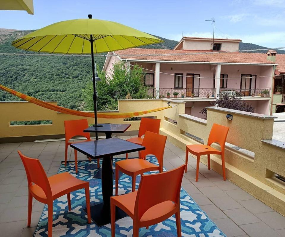 Sa Stiddiosa Guesthouse Gadoni Bagian luar foto