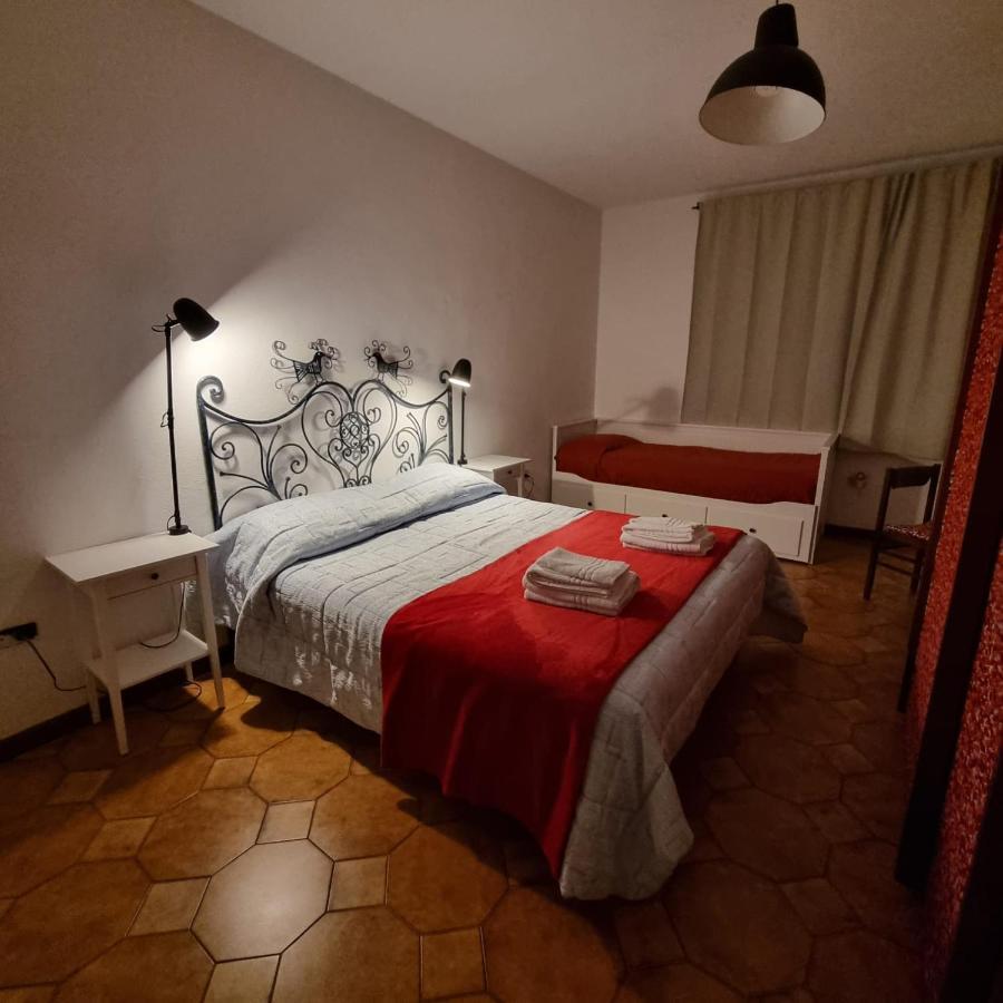 Sa Stiddiosa Guesthouse Gadoni Bagian luar foto