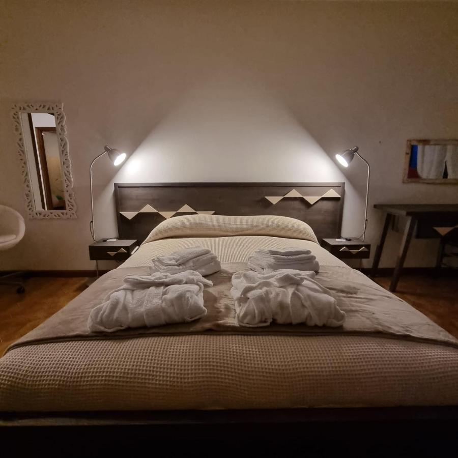 Sa Stiddiosa Guesthouse Gadoni Bagian luar foto