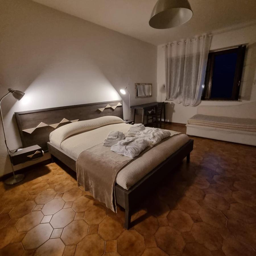 Sa Stiddiosa Guesthouse Gadoni Bagian luar foto