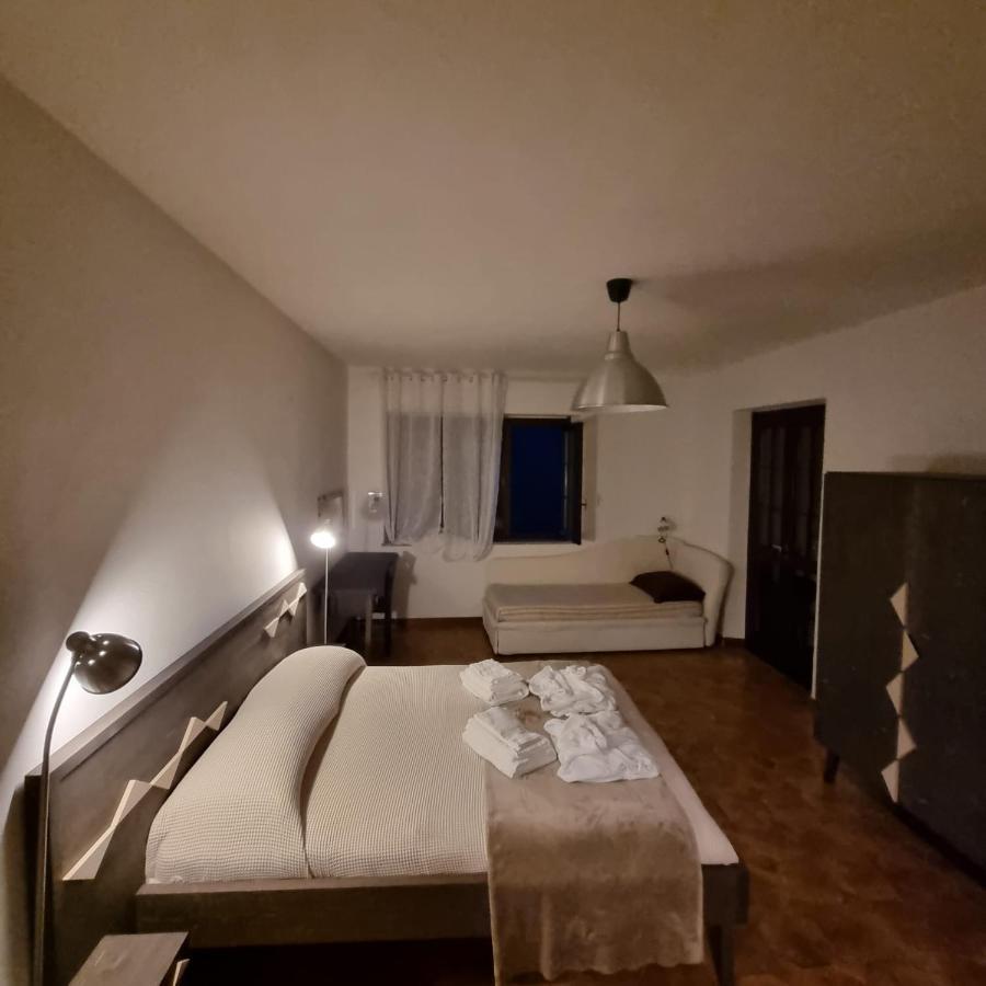 Sa Stiddiosa Guesthouse Gadoni Bagian luar foto